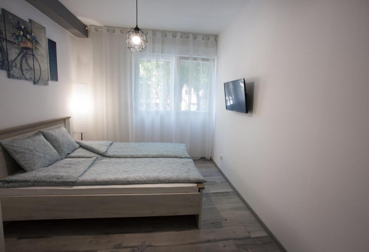סומבור Apartman Petres מראה חיצוני תמונה