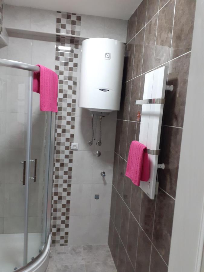 סומבור Apartman Petres מראה חיצוני תמונה