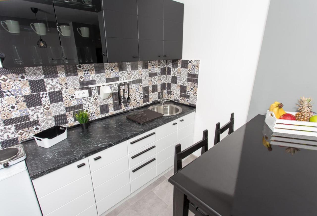 סומבור Apartman Petres מראה חיצוני תמונה