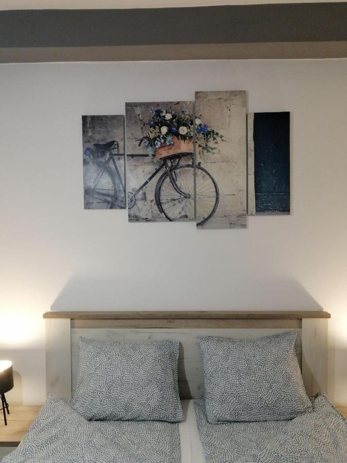 סומבור Apartman Petres מראה חיצוני תמונה