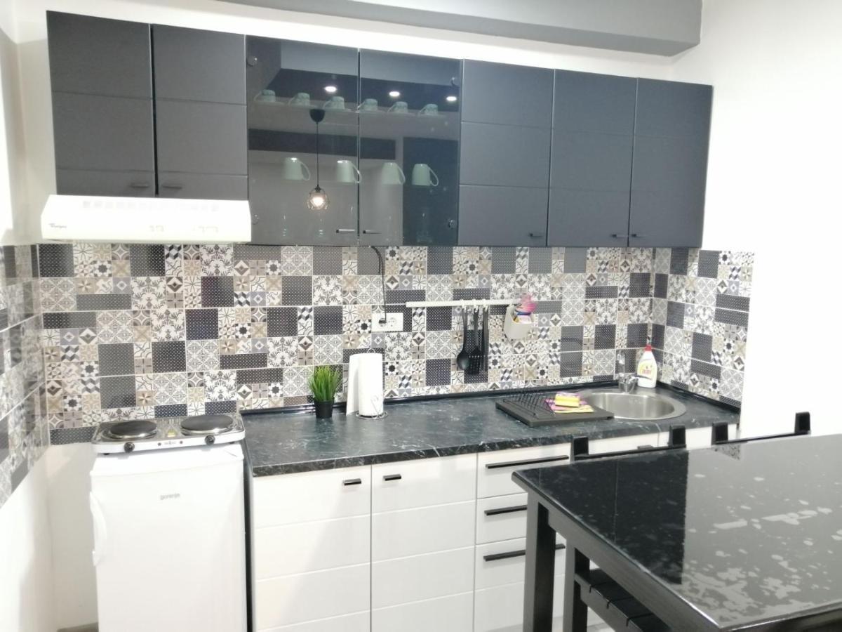 סומבור Apartman Petres מראה חיצוני תמונה