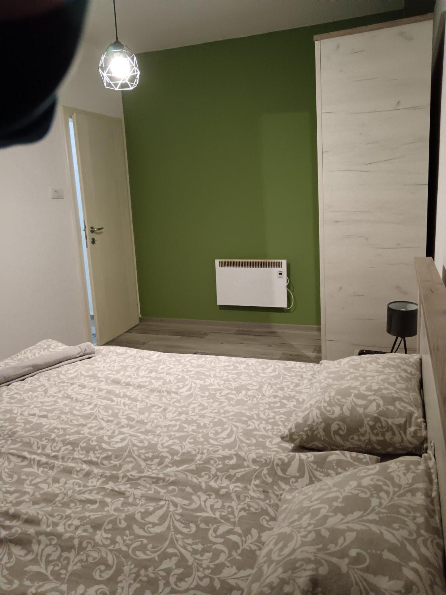 סומבור Apartman Petres מראה חיצוני תמונה